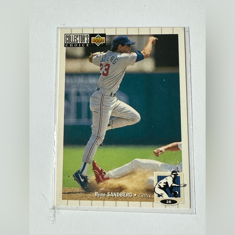 Collector's Choice Ryne Sandberg Baseball Trading Card - Gray/Blue/Red